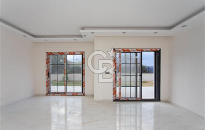 Yenifoça Donatkent Mevkiinde Satılık Havuzlu 3+1 Müstakil Villa