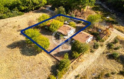 İzmir Bergama Zeytindağ'da Satılık 2 Adet Dağ Evi ve Tarla