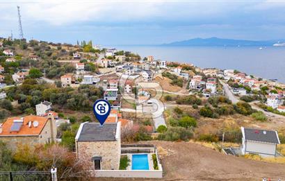 Yenifoça Donatkent Mevkiinde Satılık Havuzlu 3+1 Müstakil Villa