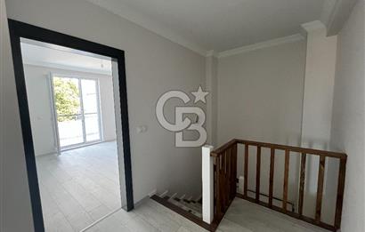 GÖLCÜK'TE ŞEHİR MANZARALI EĞİMSİZ 4+1 ÇATI DUBLEKS