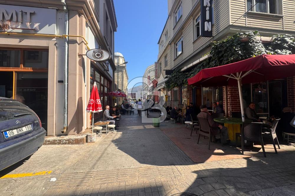 Saathane Meydanında devren kiralık çay ocağı ve otel