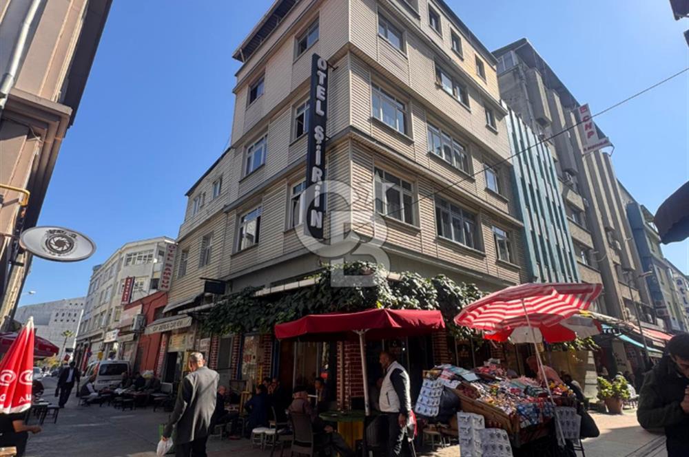 Saathane Meydanında devren kiralık çay ocağı ve otel