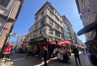 Saathane Meydanında devren kiralık çay ocağı ve otel