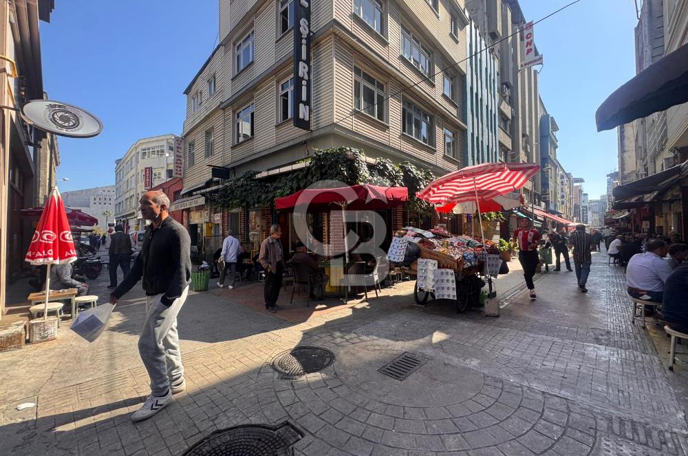 Saathane Meydanında devren kiralık çay ocağı ve otel