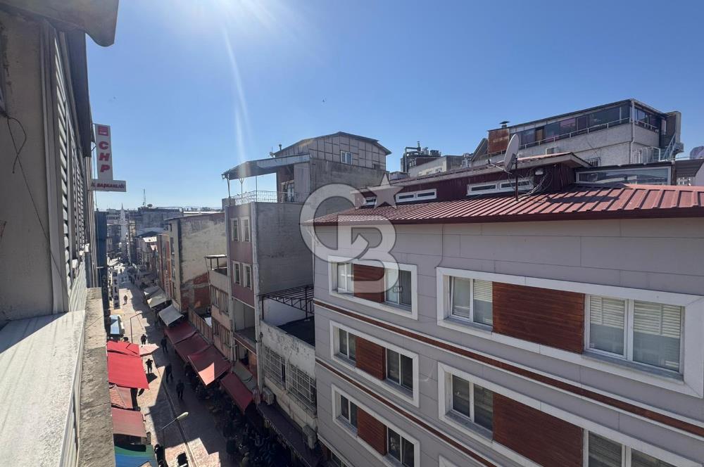 Saathane Meydanında devren kiralık çay ocağı ve otel