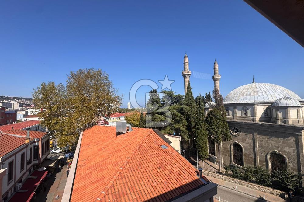 Saathane Meydanında devren kiralık çay ocağı ve otel