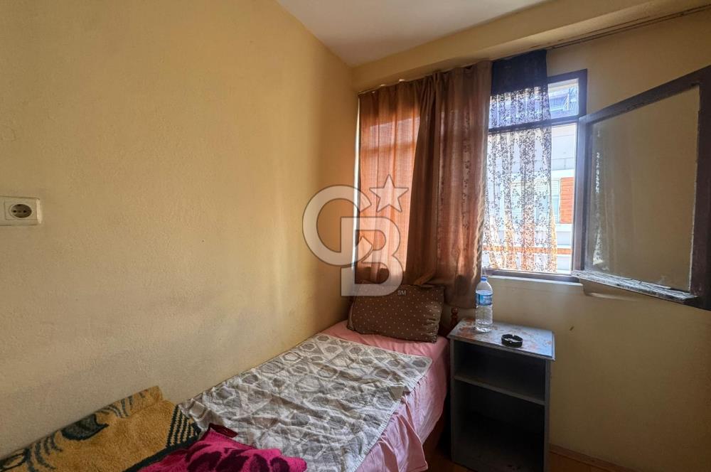 Saathane Meydanında devren kiralık çay ocağı ve otel