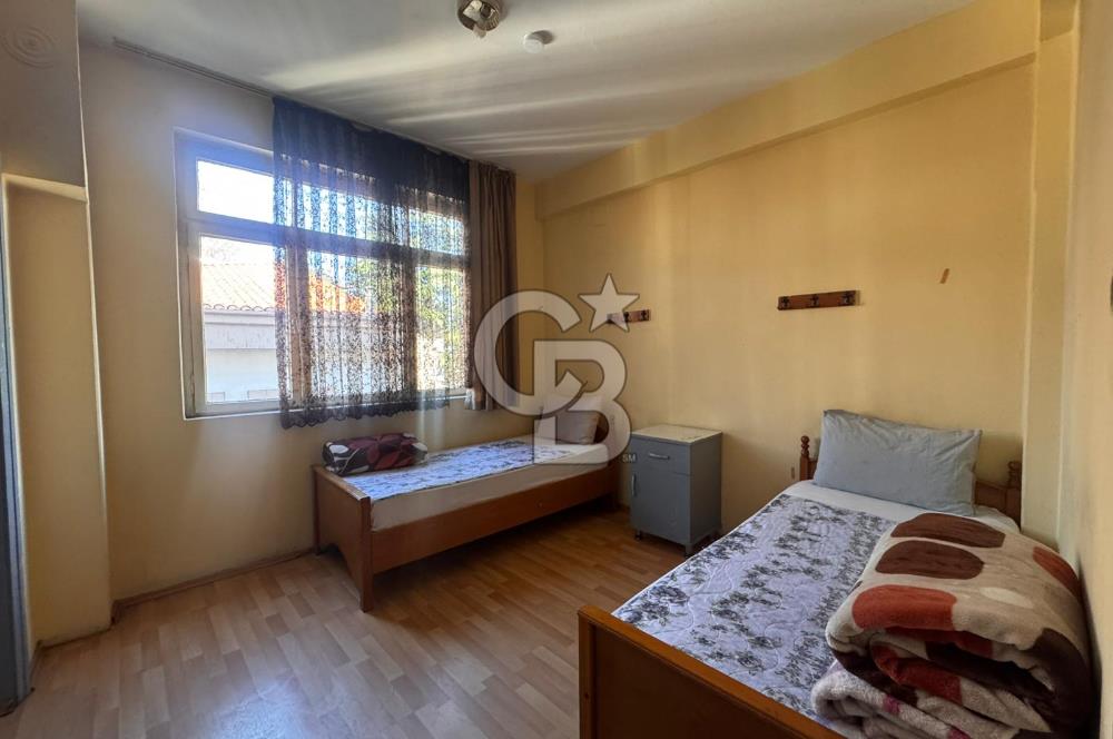 Saathane Meydanında devren kiralık çay ocağı ve otel
