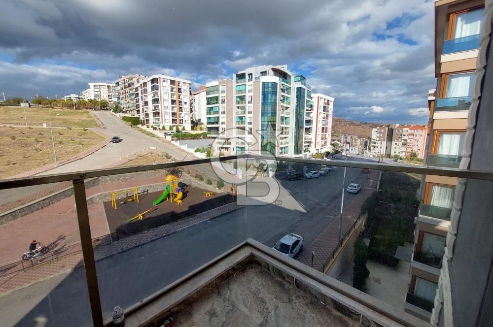 ÇİĞLİ DOĞA EVLERİNDE GENİŞ MANZARALI SATILIK 3+1 DAİRE
