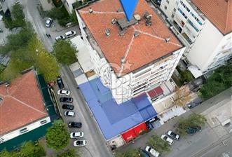 Satılık Bornova Kazım Dirik Mahallesi Gediz Caddesi Üzerinde 1. Kat Teraslı 150 m² Büro / İşyeri