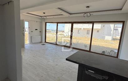 Çanakkale Lapseki Adatepe’de Denize Sıfır Müstakil 3+1 Lüks Satılık Villa