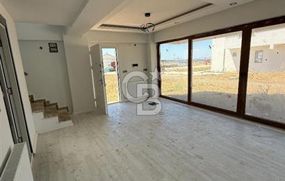 Çanakkale Lapseki Adatepe’de Denize Sıfır Müstakil 3+1 Lüks Satılık Villa