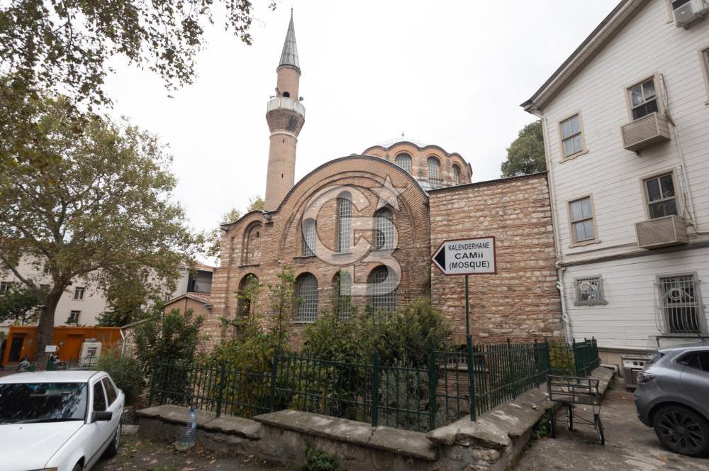 Vezneciler Metro Durağının Yanı Başında Yenilenmiş Müstakil Tarihi Bina