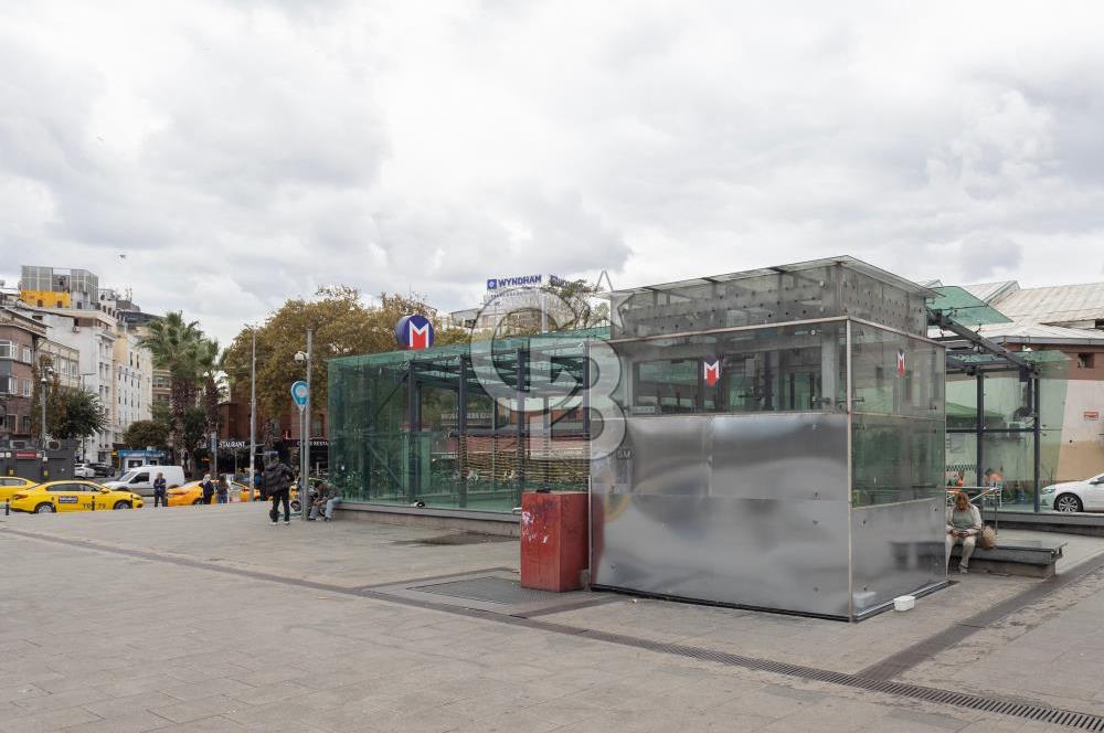 Vezneciler Metro Durağının Yanı Başında Yenilenmiş Müstakil Tarihi Bina