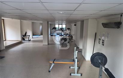 ŞERİFALİDE HAVUZLU GÜVENLİKLİ OTOPARKLI SİTEDE 2+1 KİRALIK DAİRE