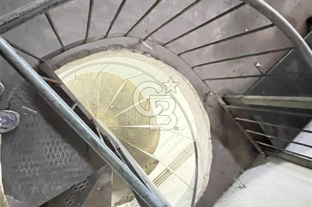 Bornova Kazımdirik 3.Sanayide 150 m2 lik  Kiralık Dükkan