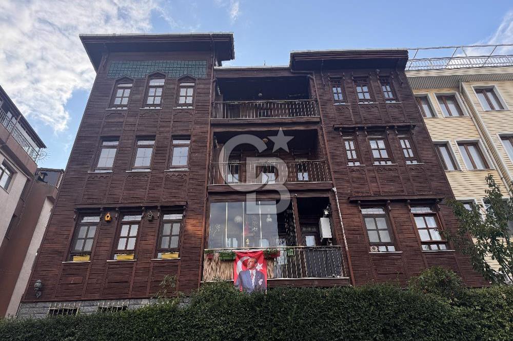 Tarihin Kalbinde Üsküdar Merkezde 16 Yaşında 100 m2 2+1 Satılık Daire