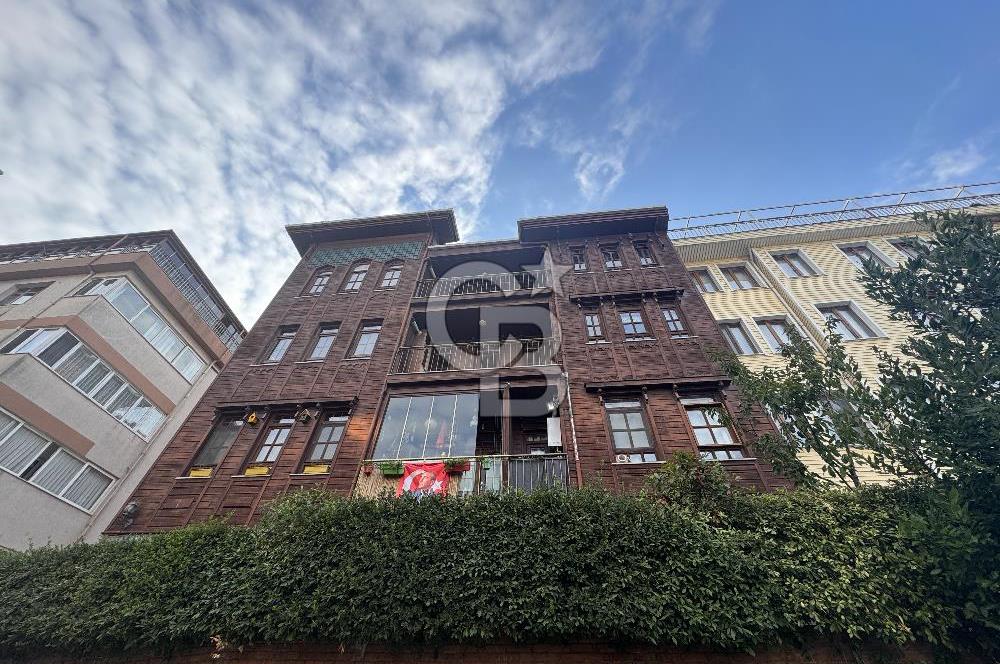 Tarihin Kalbinde Üsküdar Merkezde 16 Yaşında 100 m2 2+1 Satılık Daire