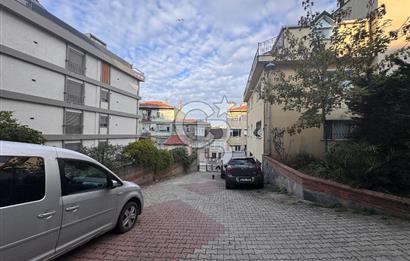 Tarihin Kalbinde Üsküdar Merkezde 16 Yaşında 100 m2 2+1 Satılık Daire