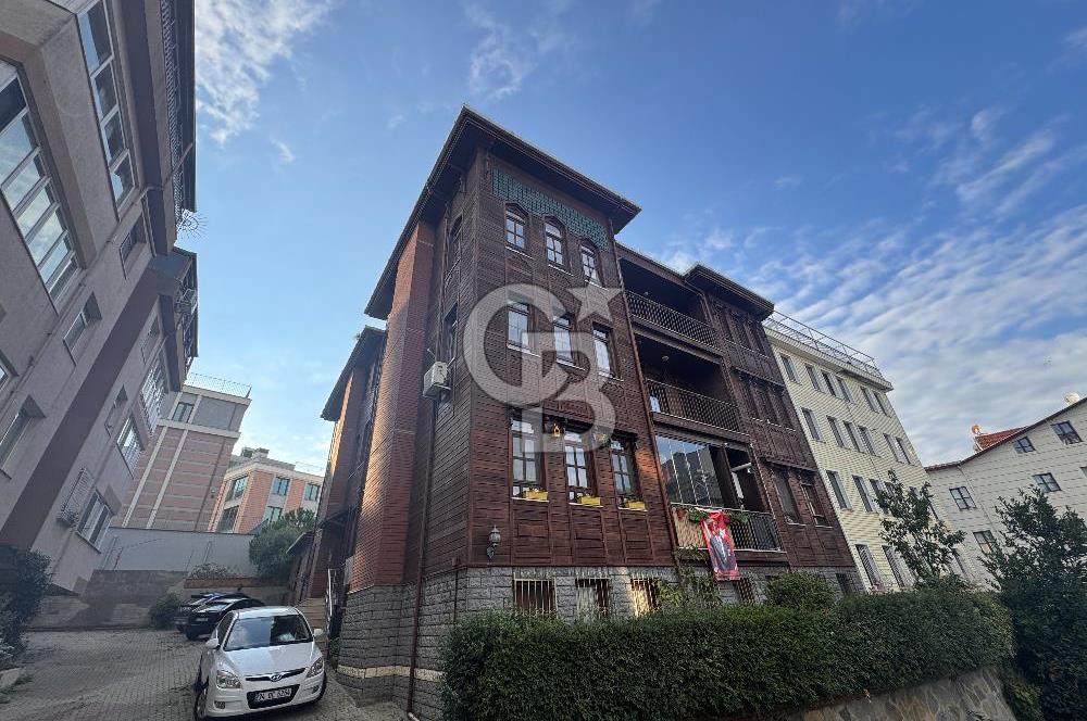 Tarihin Kalbinde Üsküdar Merkezde 16 Yaşında 100 m2 2+1 Satılık Daire