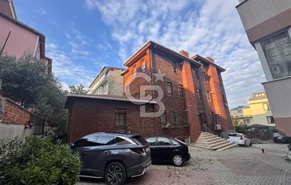 Tarihin Kalbinde Üsküdar Merkezde 16 Yaşında 100 m2 2+1 Satılık Daire