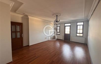 Tarihin Kalbinde Üsküdar Merkezde 16 Yaşında 100 m2 2+1 Satılık Daire