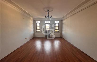 Tarihin Kalbinde Üsküdar Merkezde 16 Yaşında 100 m2 2+1 Satılık Daire