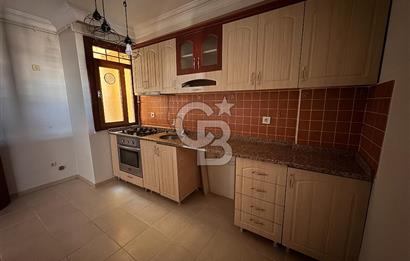 Tarihin Kalbinde Üsküdar Merkezde 16 Yaşında 100 m2 2+1 Satılık Daire