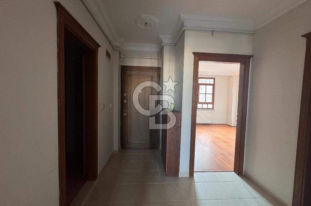 Tarihin Kalbinde Üsküdar Merkezde 16 Yaşında 100 m2 2+1 Satılık Daire