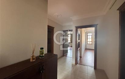 Tarihin Kalbinde Üsküdar Merkezde 16 Yaşında 100 m2 2+1 Satılık Daire