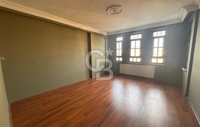 Tarihin Kalbinde Üsküdar Merkezde 16 Yaşında 100 m2 2+1 Satılık Daire