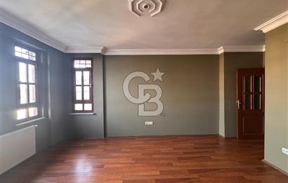 Tarihin Kalbinde Üsküdar Merkezde 16 Yaşında 100 m2 2+1 Satılık Daire