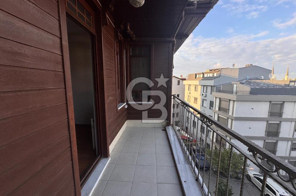 Tarihin Kalbinde Üsküdar Merkezde 16 Yaşında 100 m2 2+1 Satılık Daire
