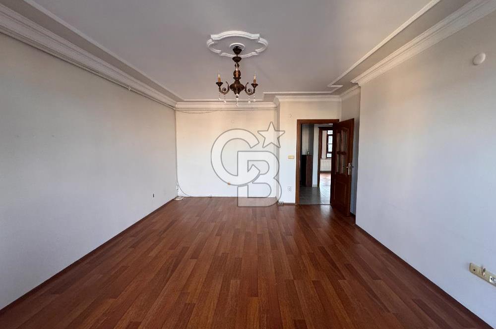 Tarihin Kalbinde Üsküdar Merkezde 16 Yaşında 100 m2 2+1 Satılık Daire