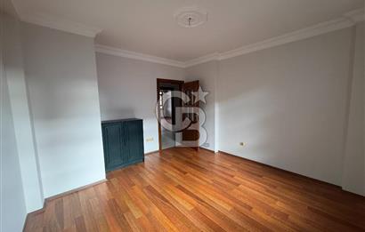 Tarihin Kalbinde Üsküdar Merkezde 16 Yaşında 100 m2 2+1 Satılık Daire