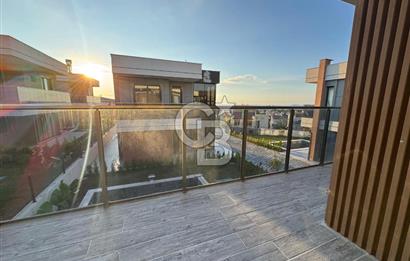 Kuşadası Zeta View Sitesi Özel Havuzlu Eşyalı 4+1 Satılık Villa