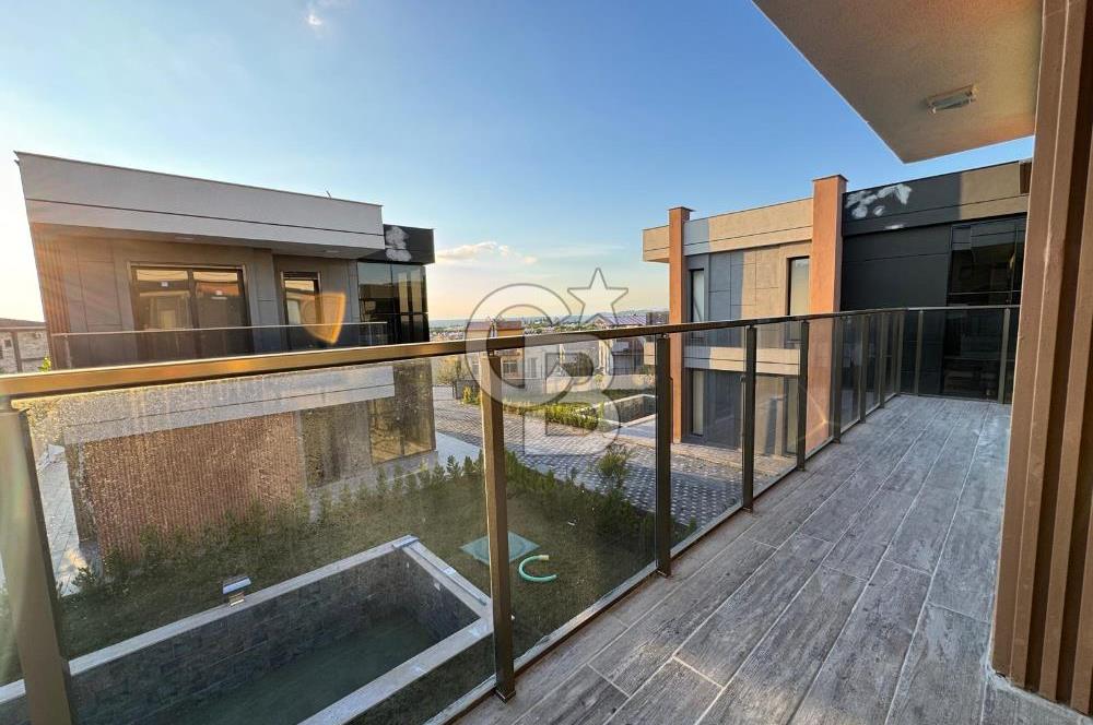 Kuşadası Zeta View Sitesi Özel Havuzlu Eşyalı 4+1 Satılık Villa
