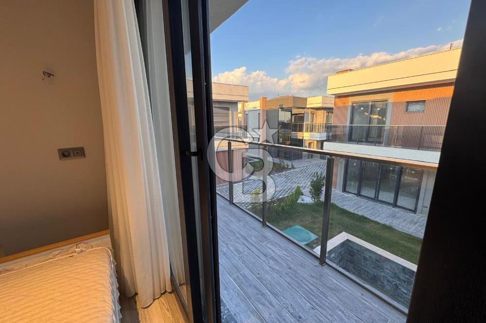 Kuşadası Zeta View Sitesi Özel Havuzlu Eşyalı 4+1 Satılık Villa