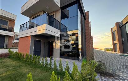 Kuşadası Zeta View Sitesi Özel Havuzlu Eşyalı 4+1 Satılık Villa