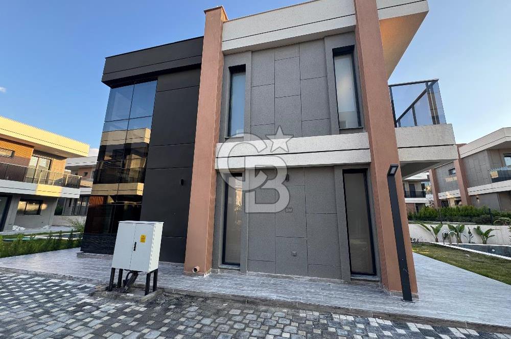 Kuşadası Zeta View Sitesi Özel Havuzlu Eşyalı 4+1 Satılık Villa