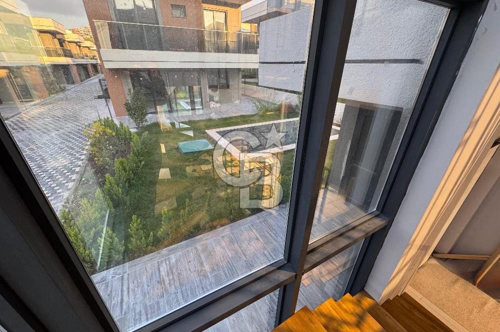 Kuşadası Zeta View Sitesi Özel Havuzlu Eşyalı 4+1 Satılık Villa