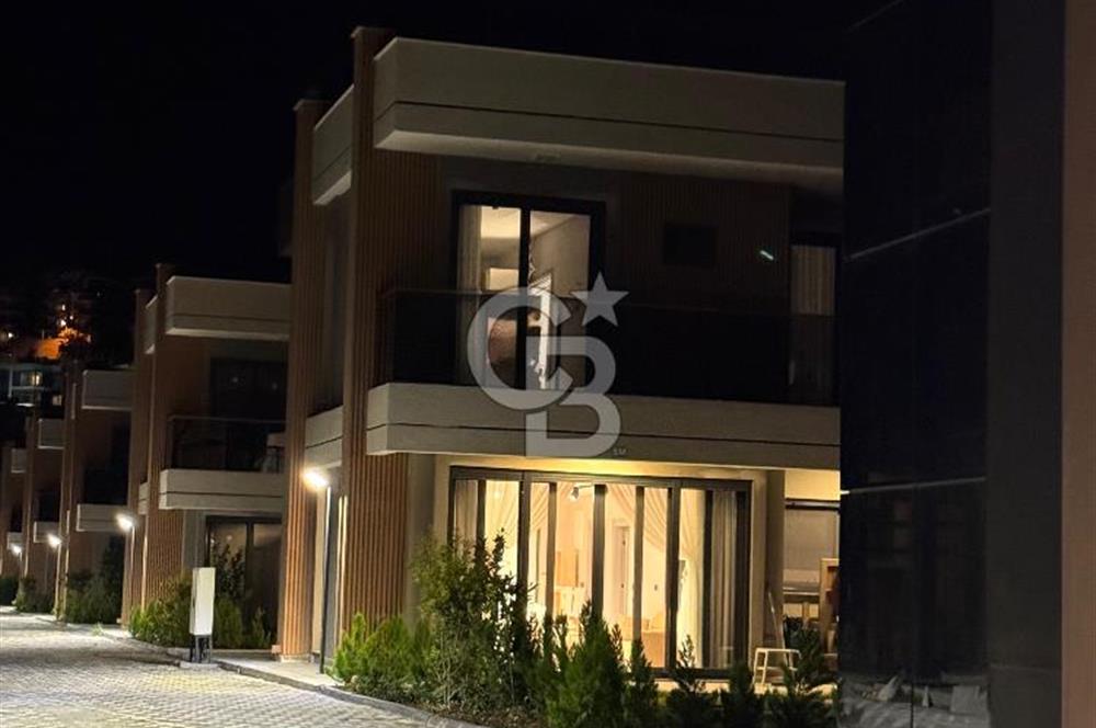 Kuşadası Zeta View Sitesi Özel Havuzlu Eşyalı 4+1 Satılık Villa