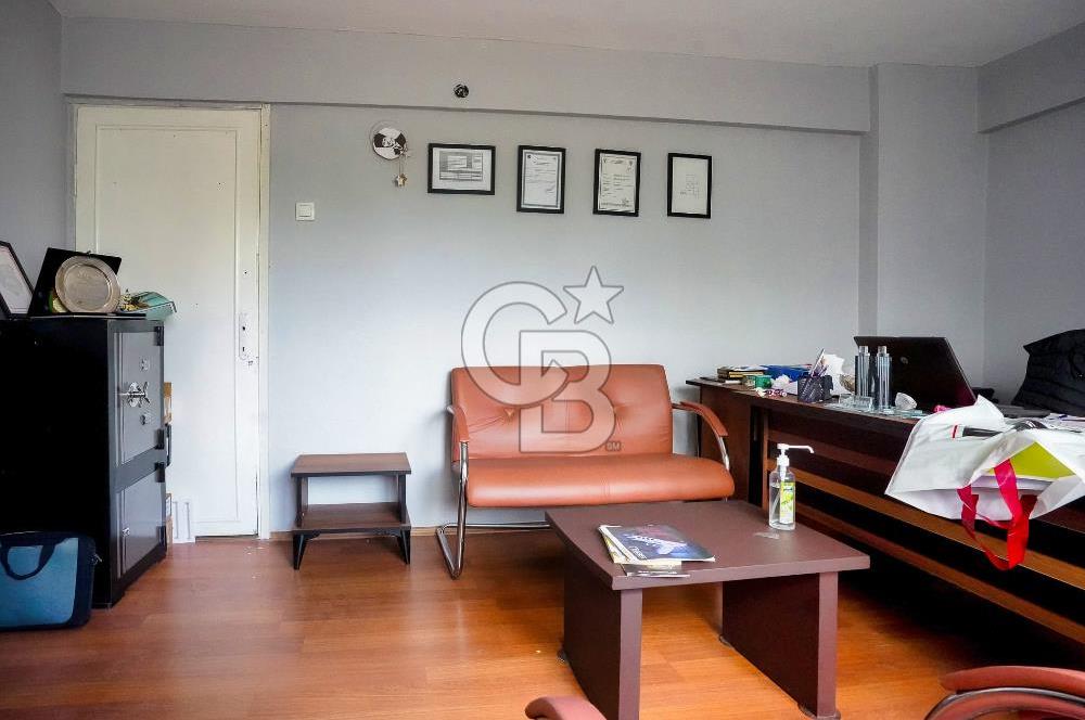 Satılık Bornova Kazım Dirik Mahallesi Gediz Caddesi Üzerinde 1. Kat Teraslı 310 m² İşyeri