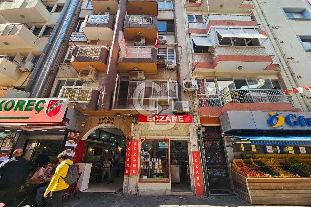 KARŞIYAKA VAPUR İSKELESİ KARŞISINDA, ÇARŞI GİRİŞİNDE KİRALIK 33 M² İŞ YERİ – DEVİR HAKKIYLA