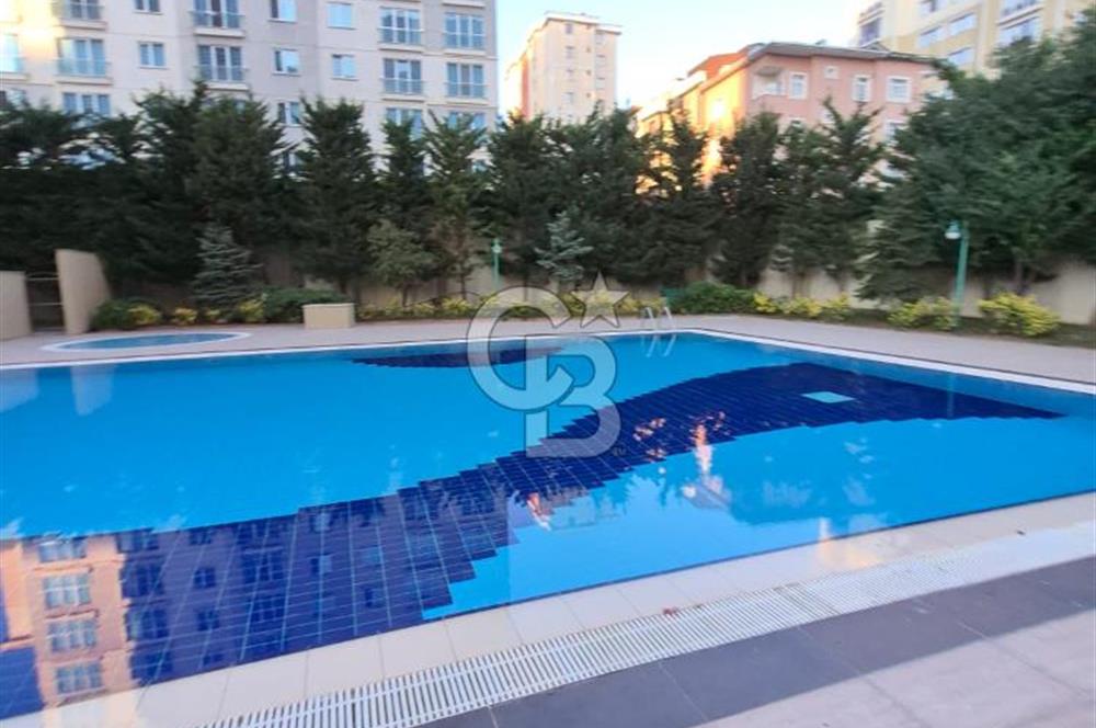 ŞERİFALİDE HAVUZLU GÜVENLİKLİ OTOPARKLI SİTEDE 2+1 KİRALIK DAİRE