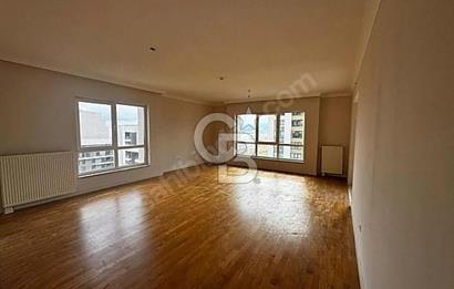 GüneyPark-1 de, Yüksek Katta, Geniş Manzaralık Daire