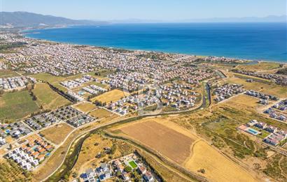 SEFERİHİSAR DOĞANBEY TURİZM İMARLI 8.670 M2 ARSA