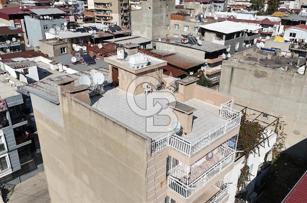 Buca’da Konut ve Dükkandan Oluşan Komple Satılık Bina 