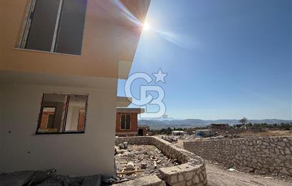 MİLAS DÖRTTEPE'DE SATILIK 3+1 DENİZ MANZARALI VİLLA