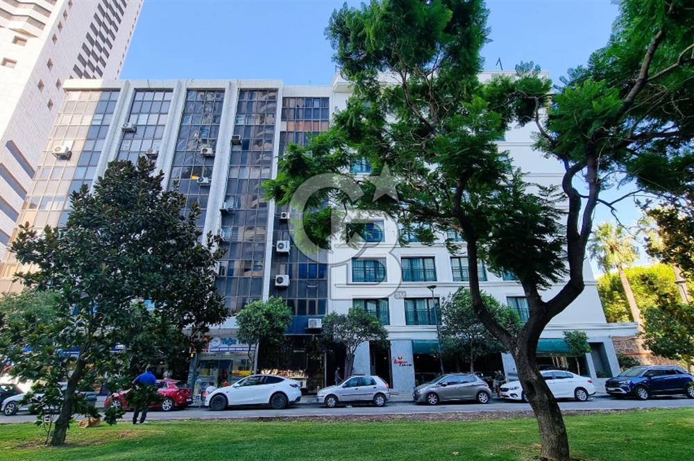 ALSANCAK MERKEZ'DE GAZİ BULVARI ÜZERİ SATILIK DÜKKAN....